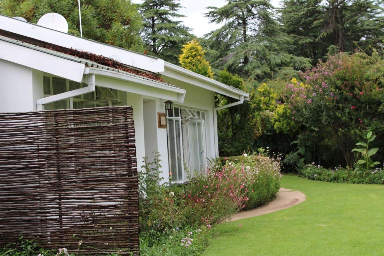 Rosewood Corner, Clarens Bed and Breakfast Exteriör bild