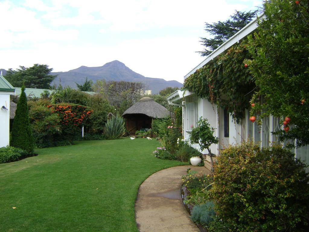 Rosewood Corner, Clarens Bed and Breakfast Exteriör bild