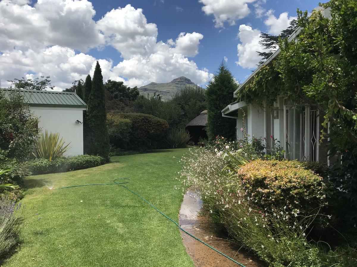 Rosewood Corner, Clarens Bed and Breakfast Exteriör bild