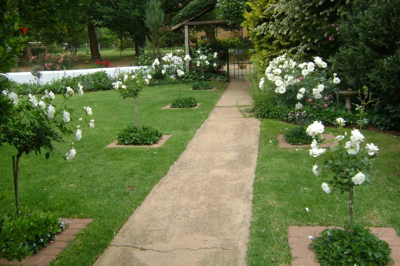 Rosewood Corner, Clarens Bed and Breakfast Exteriör bild