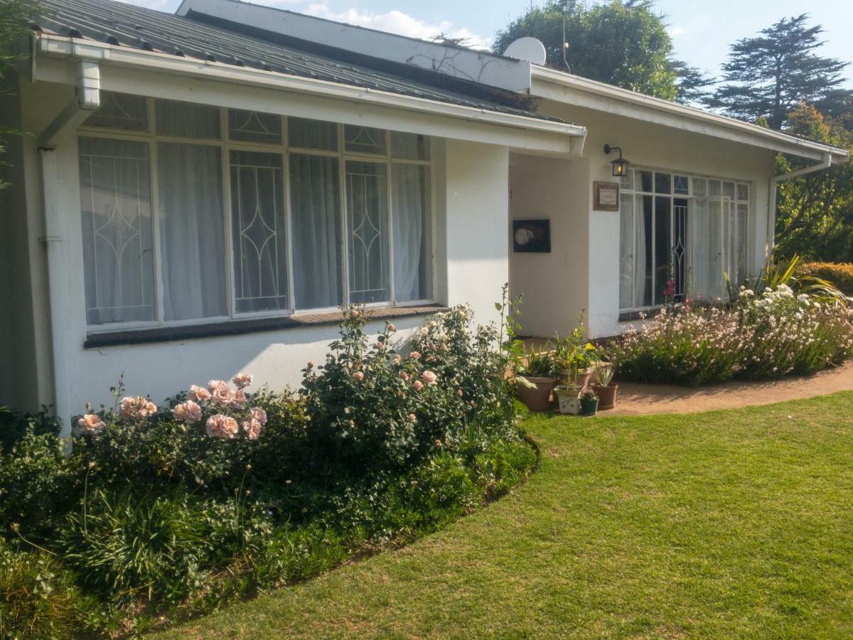 Rosewood Corner, Clarens Bed and Breakfast Exteriör bild