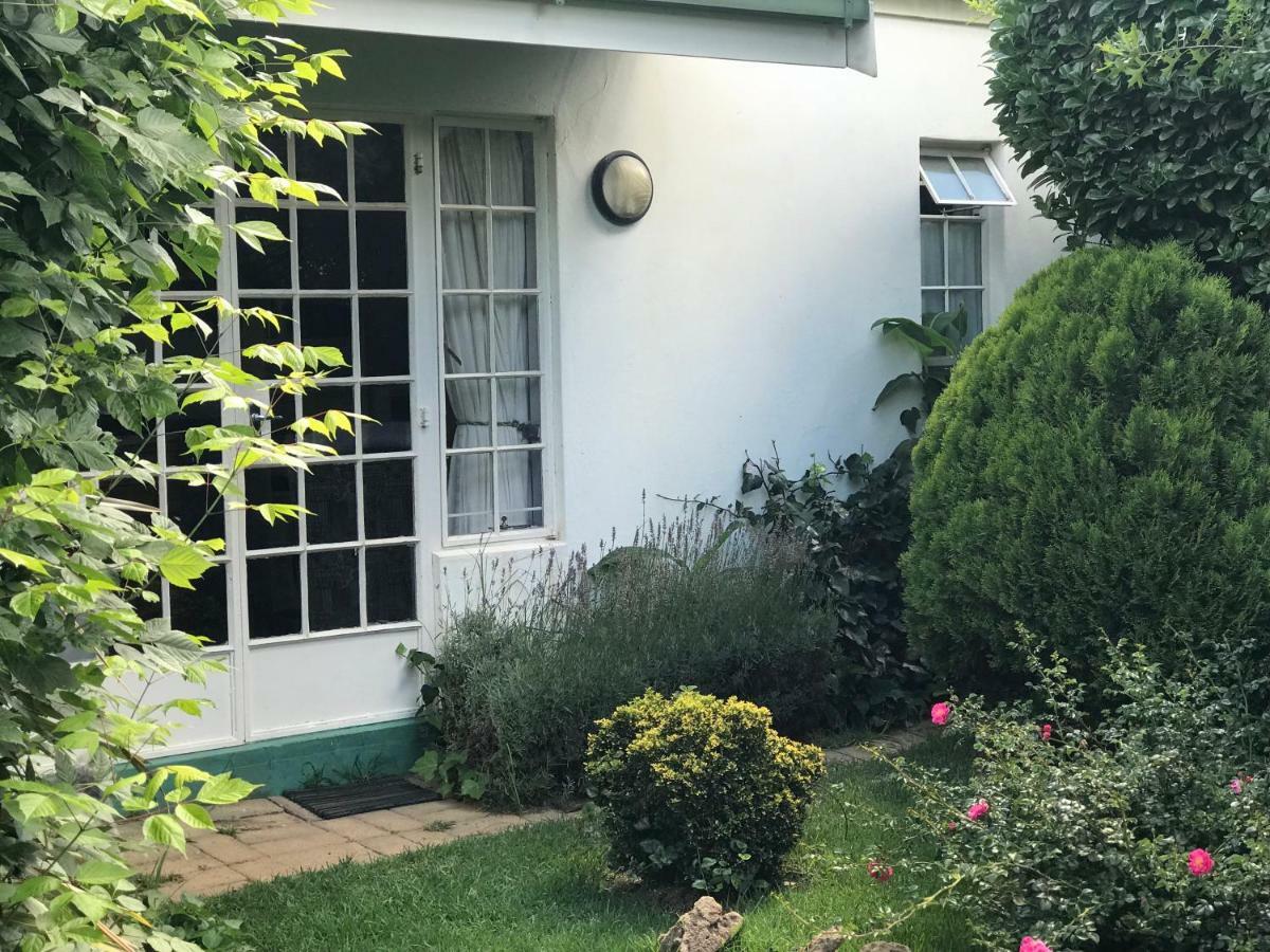 Rosewood Corner, Clarens Bed and Breakfast Exteriör bild