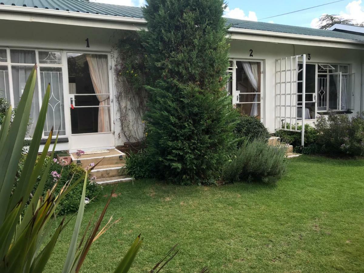 Rosewood Corner, Clarens Bed and Breakfast Exteriör bild