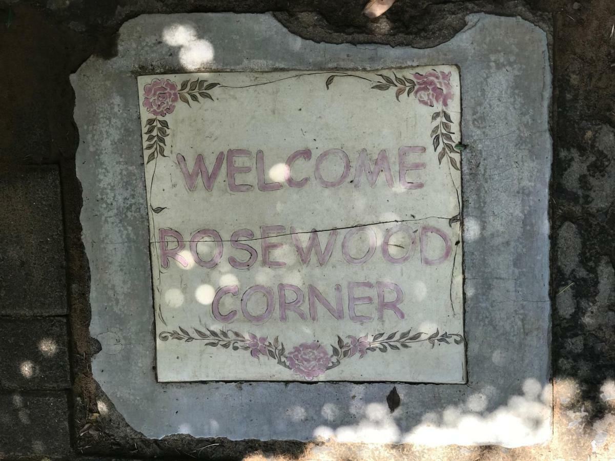 Rosewood Corner, Clarens Bed and Breakfast Exteriör bild